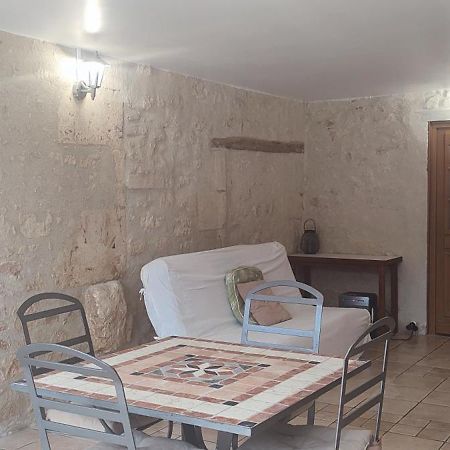Gite Cosy, Sur Jardin, Terrasse Privee, Parking Au Calme En Rdc Gémozac Eksteriør billede