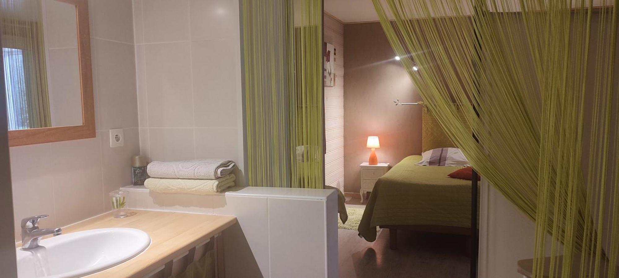 Gite Cosy, Sur Jardin, Terrasse Privee, Parking Au Calme En Rdc Gémozac Eksteriør billede